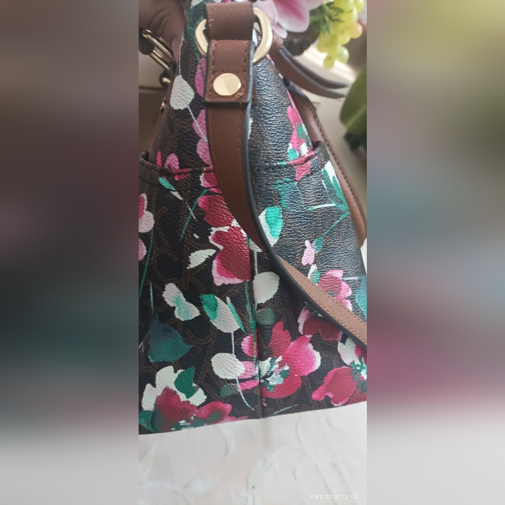 Authentic Calvin Klein coated PVC signature floral satchel cum crossbody bag - Picture 5 of 12